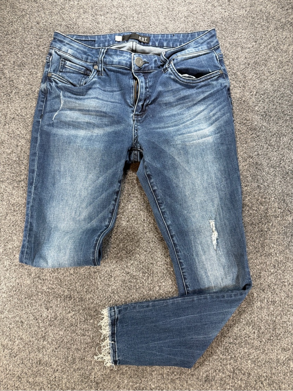 Kut from the Kloth Blue Distressed Cropped Jeans with Raw Hem